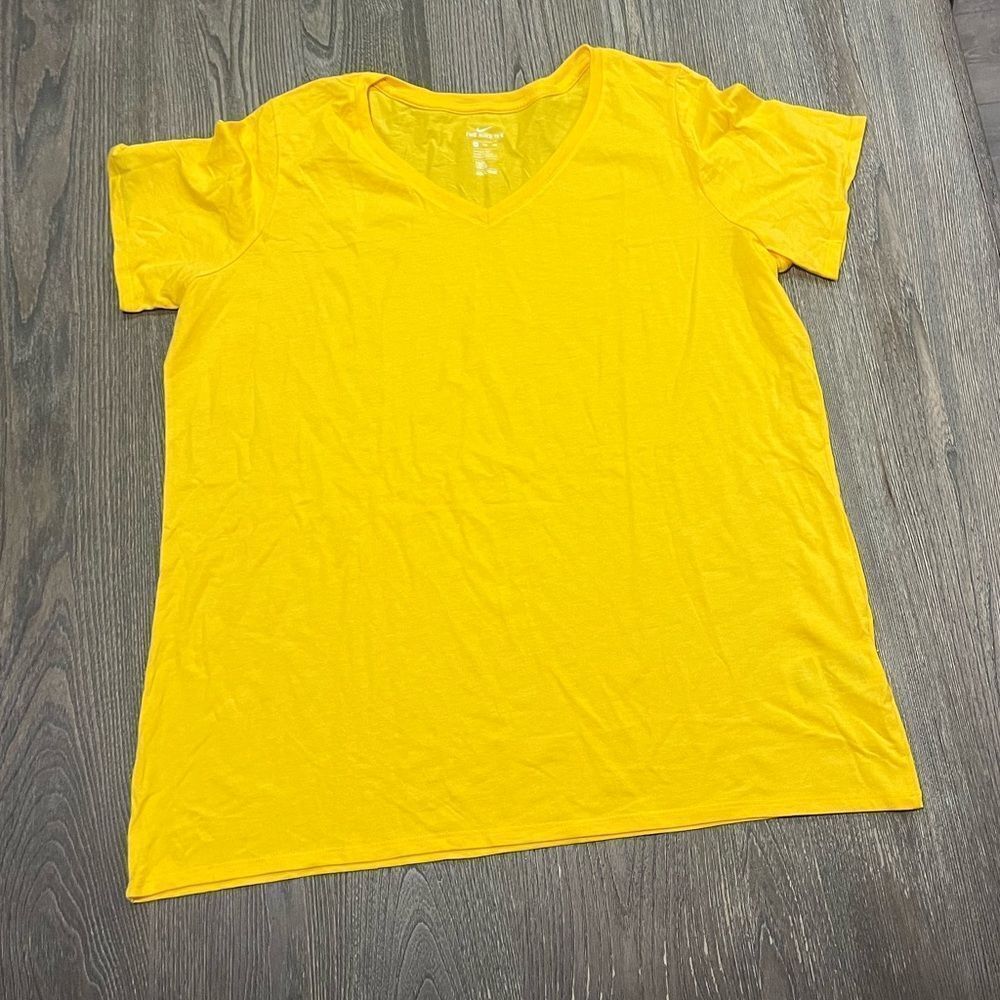 Nike Fitted Yellow Short Sleeve T-Shirt